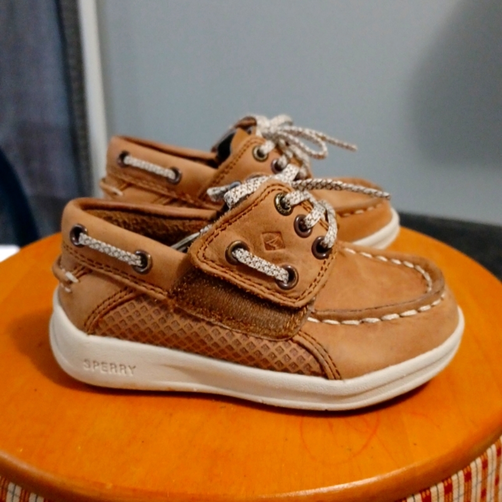 NEW Kids Sperrys